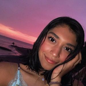 Meet your Posher, Alexia